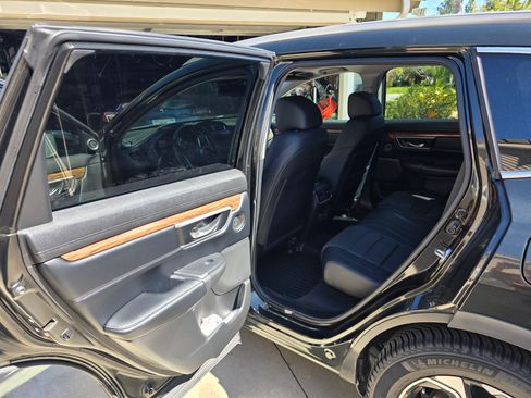 Used 2017 Honda CR-V Touring image 18