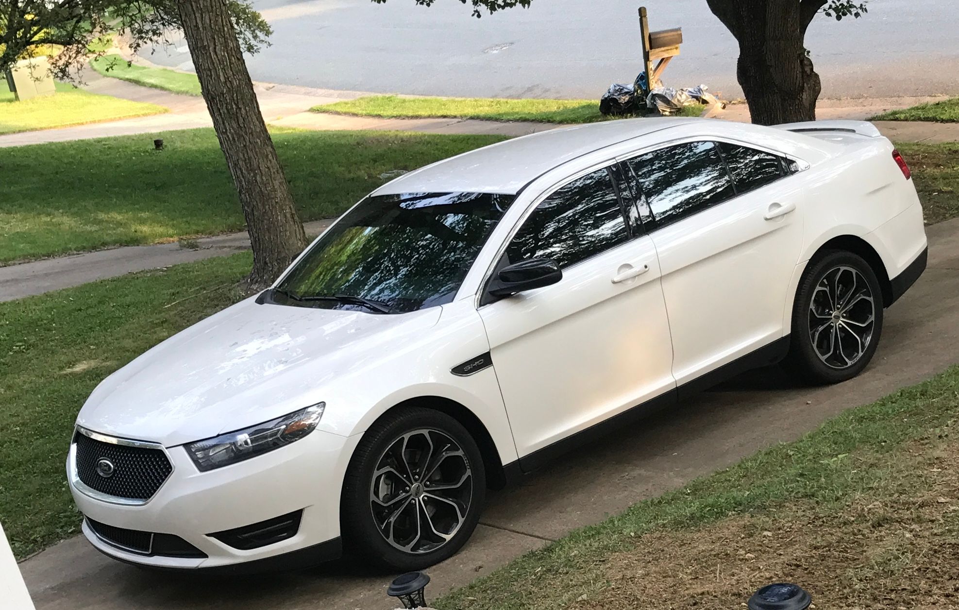 Used 2015 Ford Taurus SHO w/ Equipment Group 401A AWD/4WD image 1