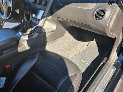 Used 2008 Pontiac Solstice GXP w/ Premium Package image 6