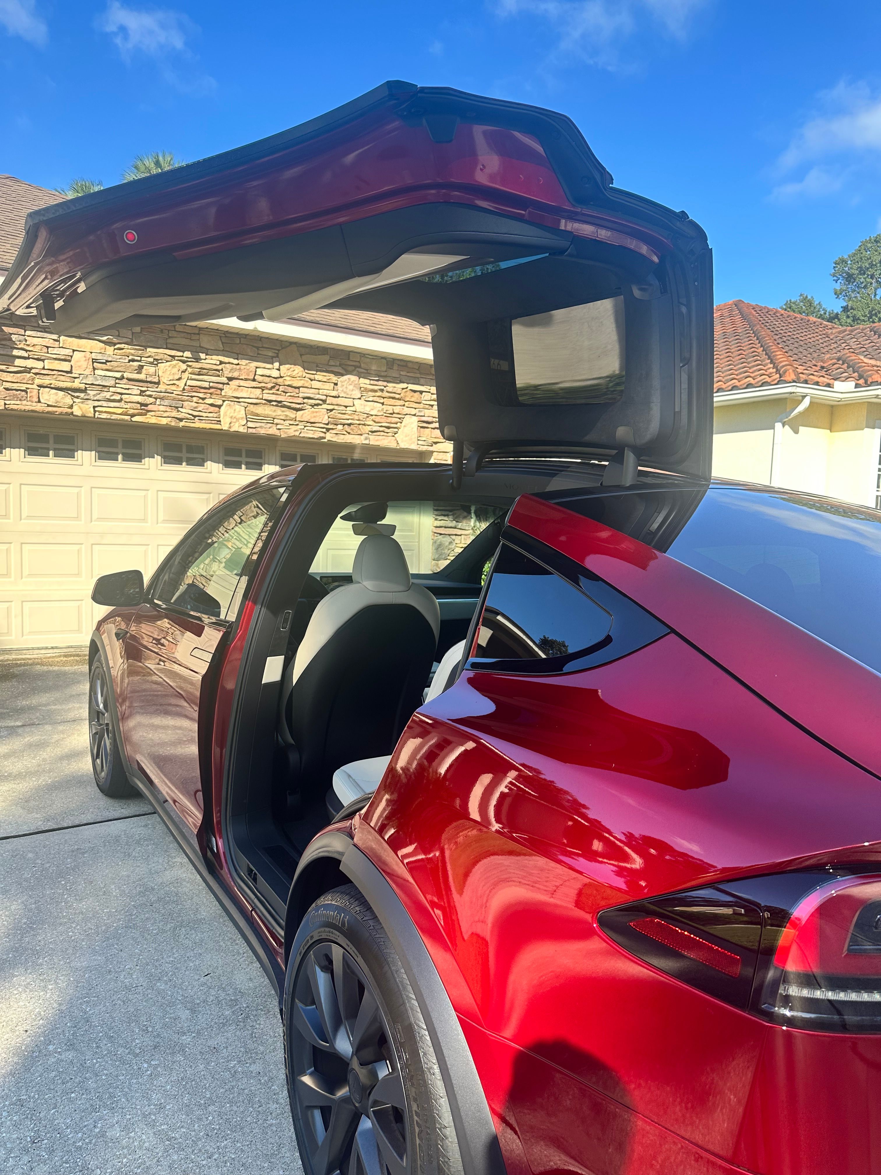 Used 2025 Tesla Model X AWD/4WD image 1