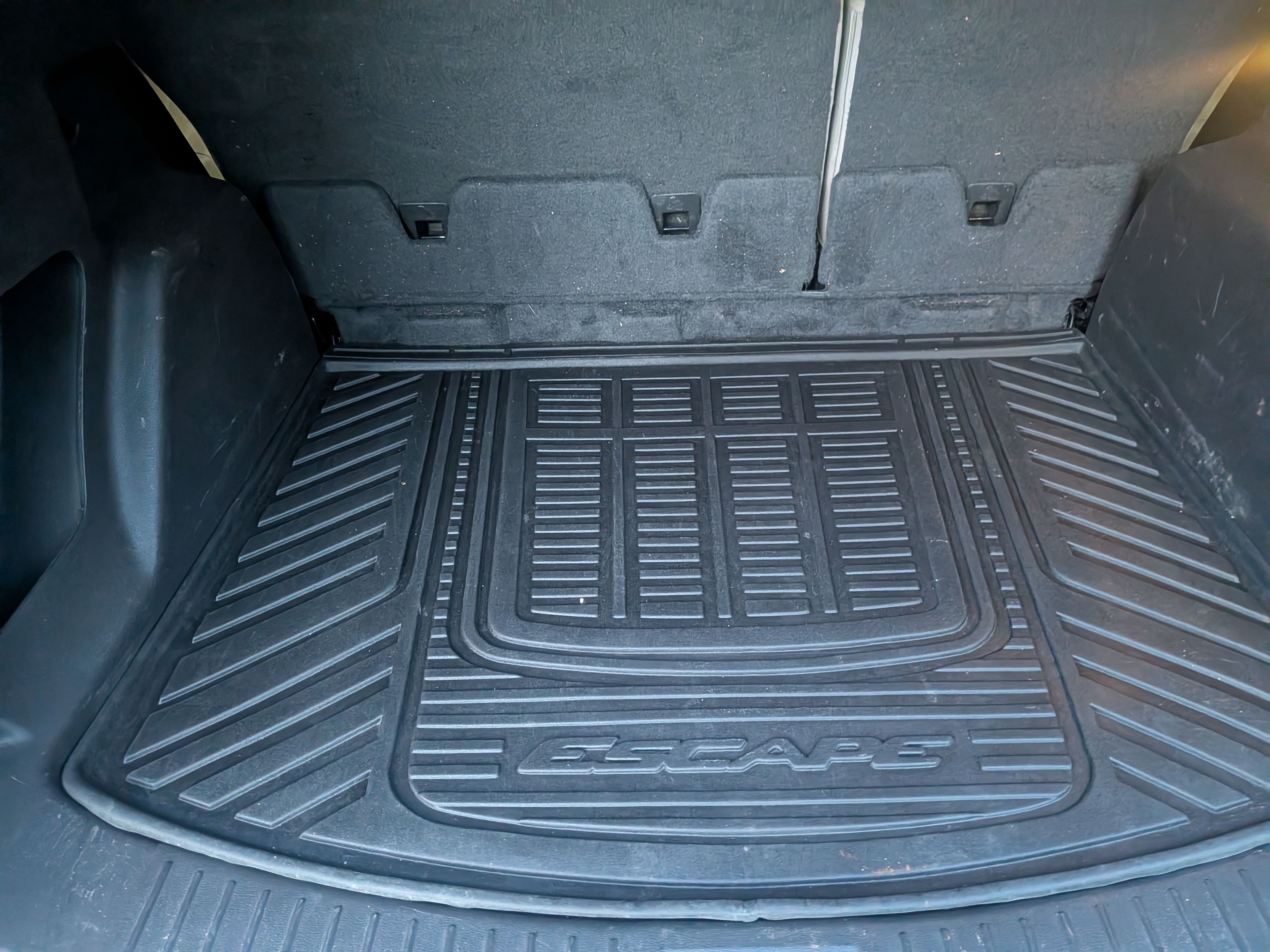 Used 2017 Ford Escape SE w/ SE Leather Comfort Package FWD image 8