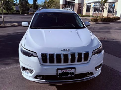 Used 2019 Jeep Cherokee Overland w/ Technology Group image 1