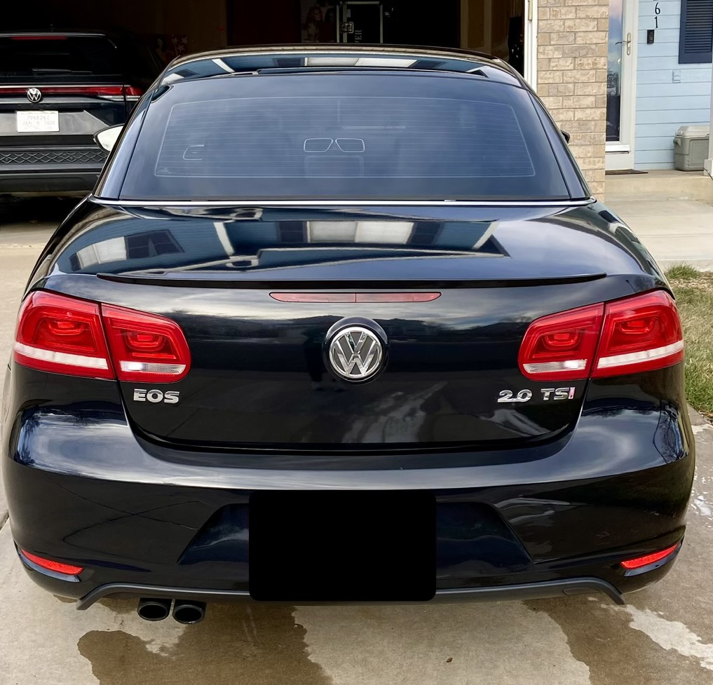 Used 2013 Volkswagen Eos FWD image 2