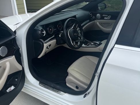 Used 2019 Mercedes-Benz E 300 image 8