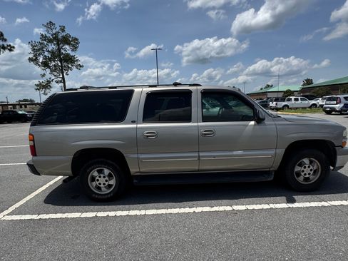 Used 2002 Chevrolet Suburban 2WD image 5