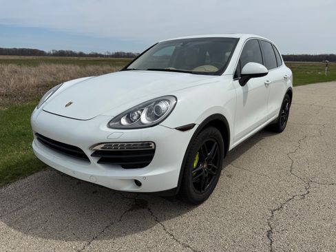 Used 2012 Porsche Cayenne S image 11