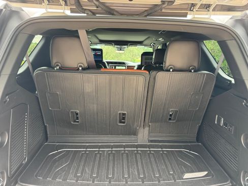 Used 2023 GMC Yukon Denali Ultimate AWD/4WD image 12