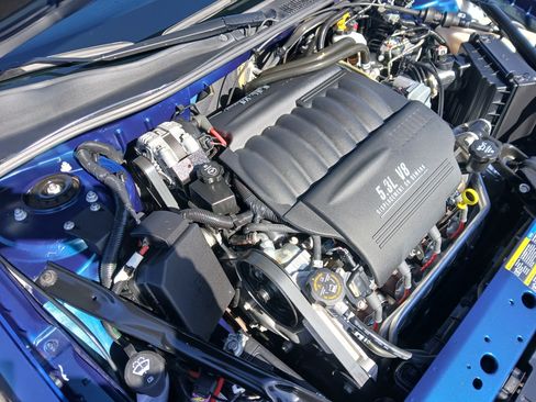 Used 2006 Pontiac Grand Prix GXP w/ Sun And Sound Package image 16