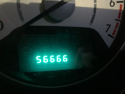 Used 2010 Chrysler Town & Country Touring image 13