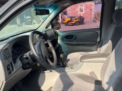 Used 2004 Chevrolet TrailBlazer LS w/ LS Preferred Equipment Group image 4