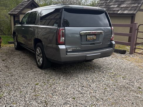 Used 2019 GMC Yukon XL Denali AWD/4WD image 5