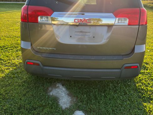 Used 2012 GMC Terrain SLE w/ LPO, Chrome Package FWD image 5