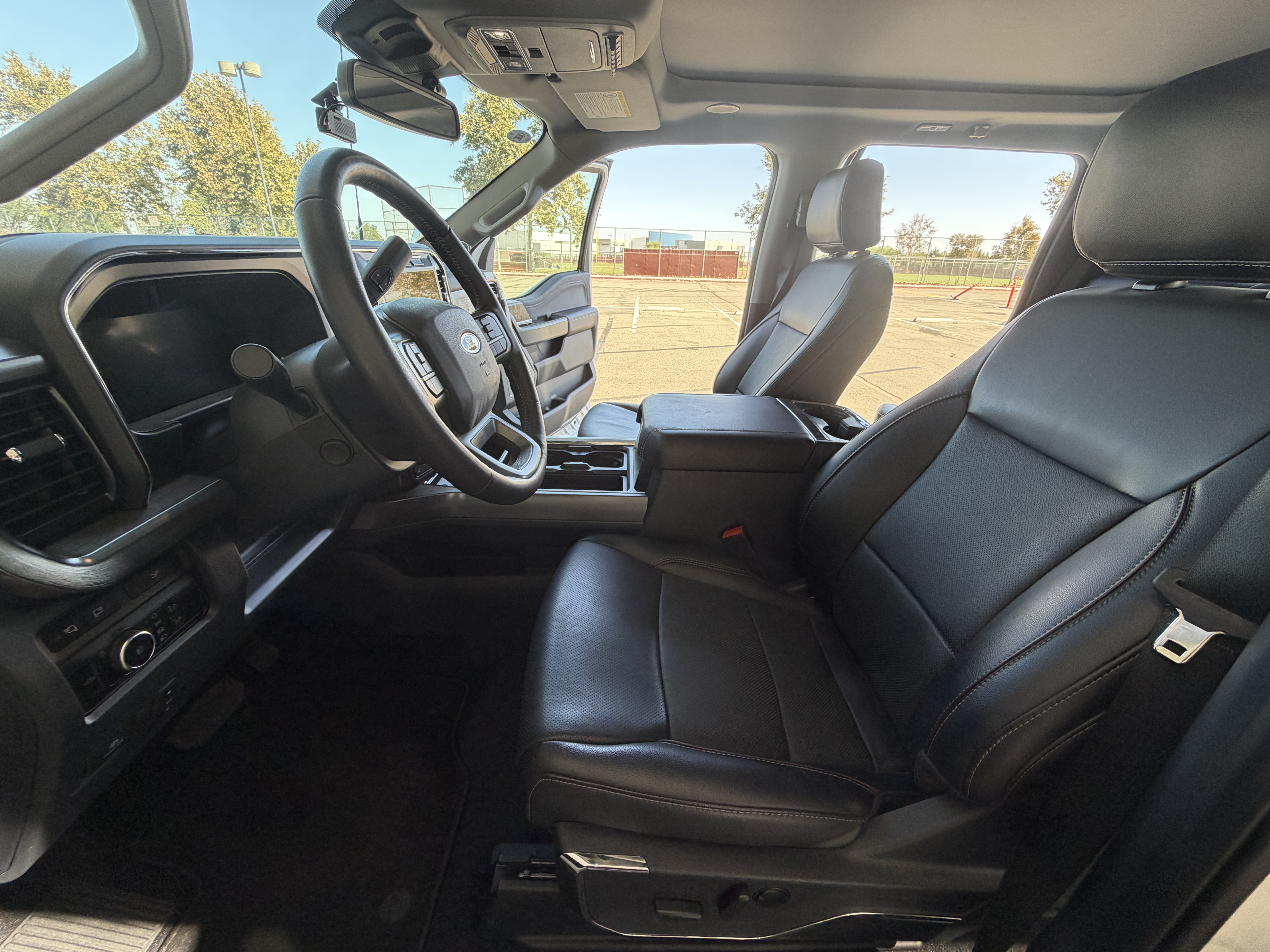 Used 2024 Ford F350 Lariat w/ Lariat Ultimate Package AWD/4WD image 13