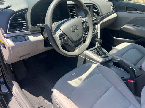 Used 2017 Hyundai Elantra SE FWD image 6