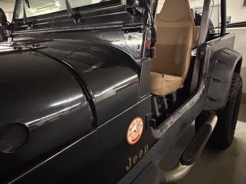 Used 1993 Jeep Wrangler Sahara image 4