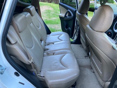 Used 2010 Toyota RAV4 Limited image 19