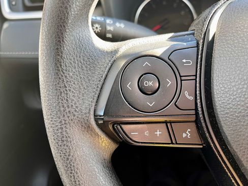 Used 2019 Toyota RAV4 LE image 12