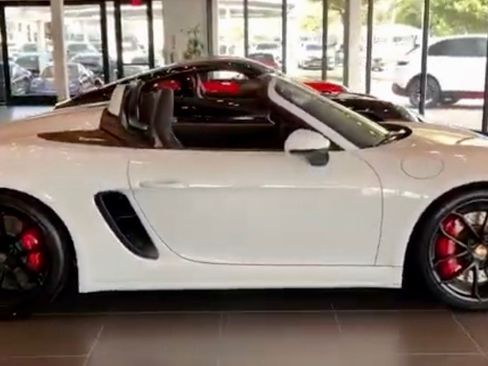 Used 2020 Porsche 718 Boxster Spyder RWD image 21