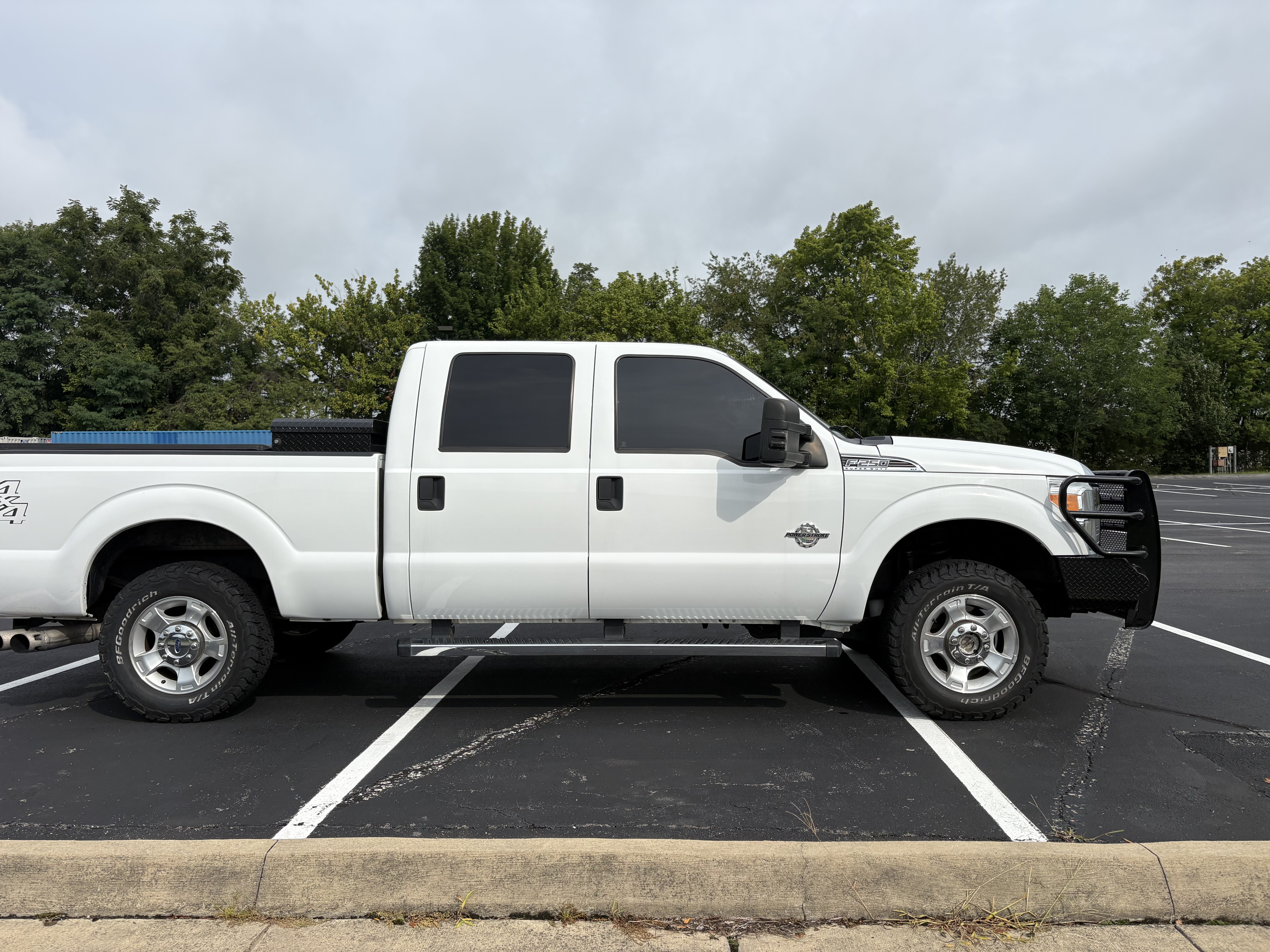 Used 2016 Ford F250 XLT AWD/4WD image 4