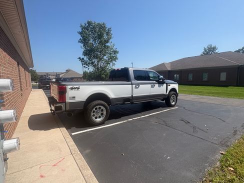 Used 2025 Ford F250 Lariat w/ Lariat Ultimate Package AWD/4WD image 2