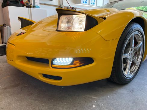 Used 2000 Chevrolet Corvette Convertible w/ Memory Pkg RWD image 15