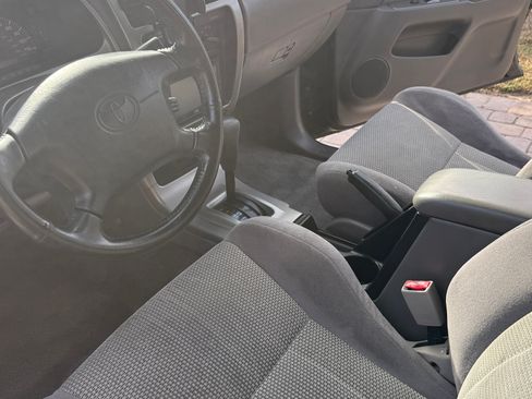 Used 2002 Toyota 4Runner SR5 image 6