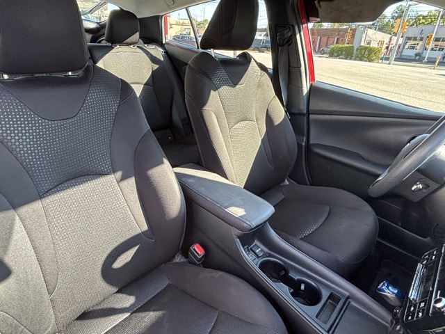 Used 2021 Toyota Prius LE FWD image 12