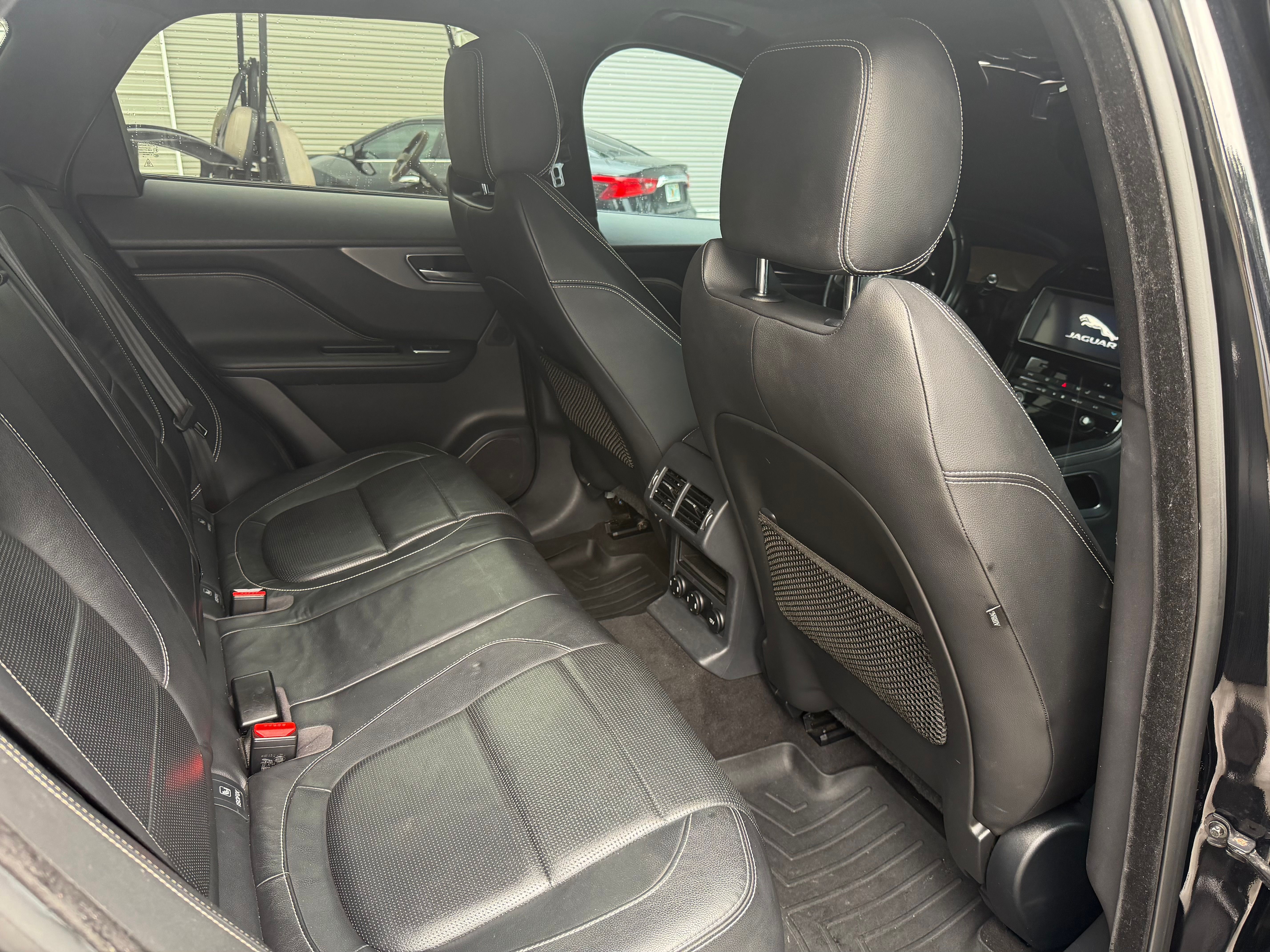 Used 2017 Jaguar F-PACE S AWD/4WD image 10
