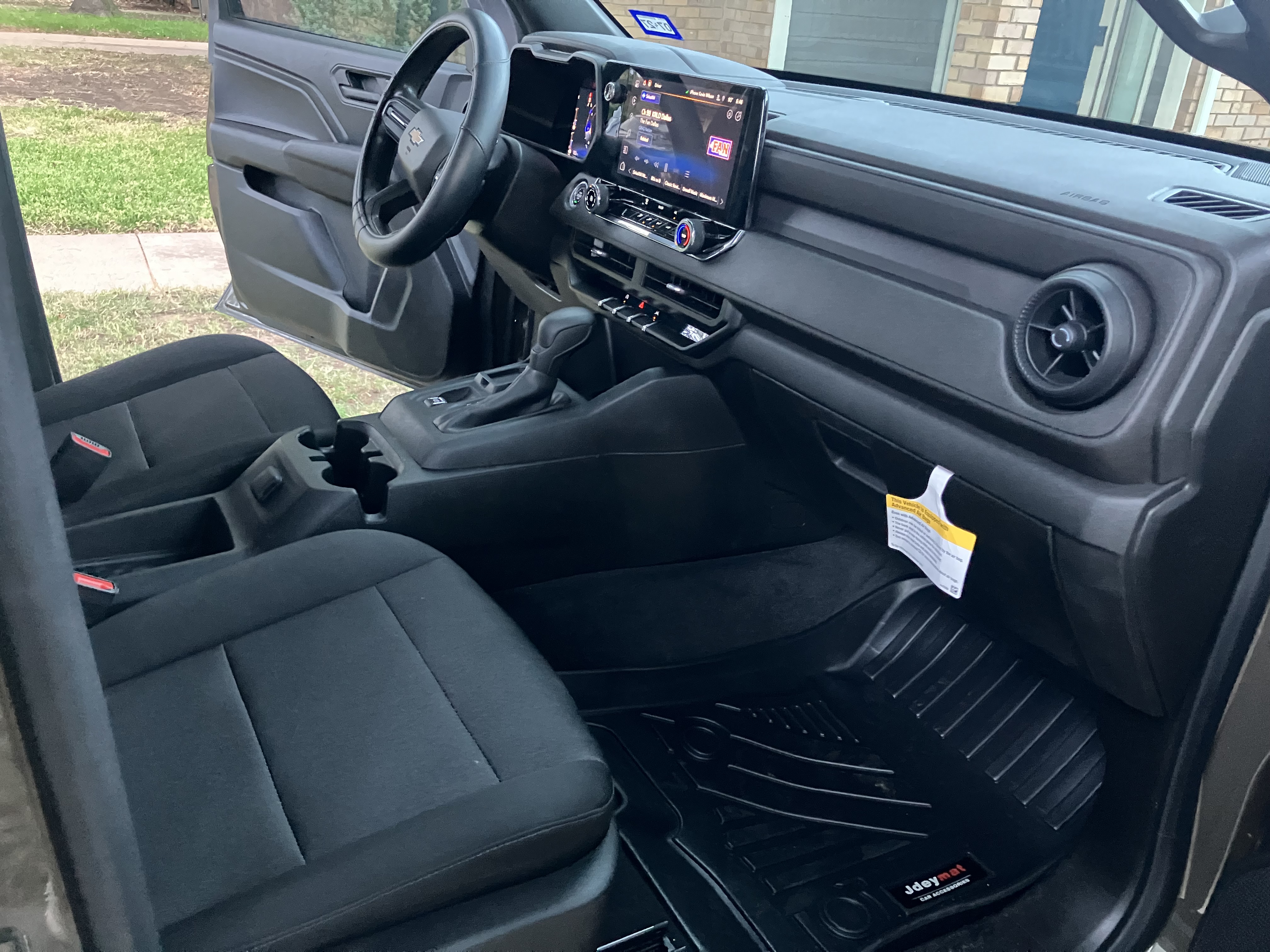 Used 2023 Chevrolet Colorado W/T RWD image 11