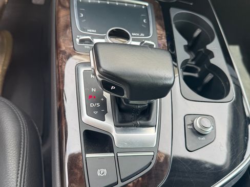 Used 2018 Audi Q7 3.0T Prestige AWD/4WD image 11