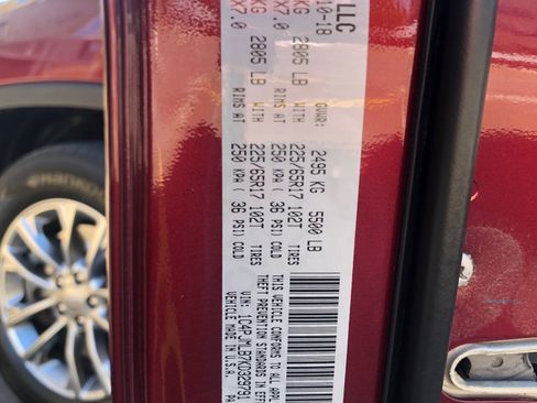 Used 2019 Jeep Cherokee Latitude Plus w/ Cold Weather Group image 10