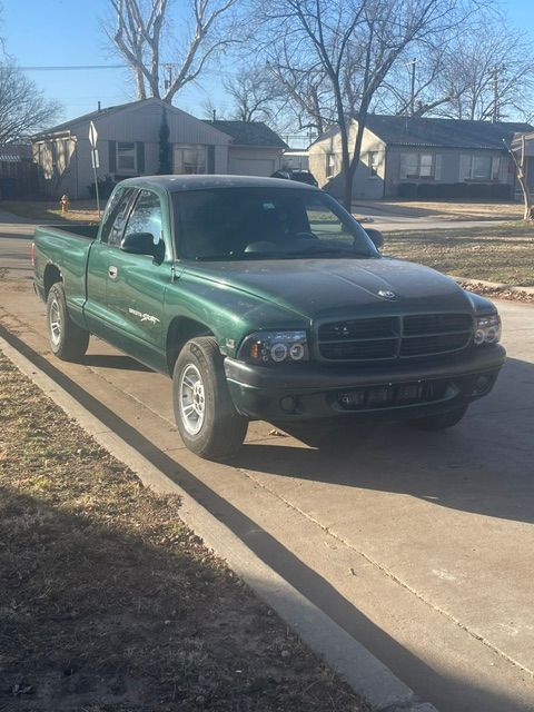 Used 1999 Dodge Dakota 2WD Club Cab image 1