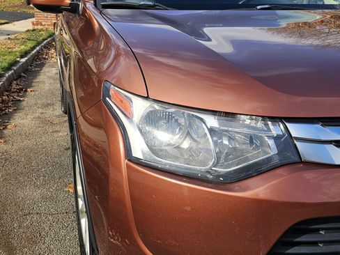 Used 2015 Mitsubishi Outlander SE image 6