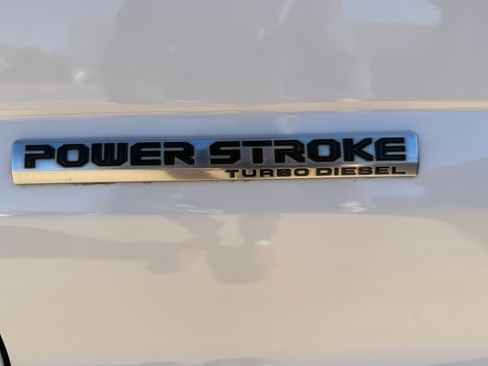 Used 2019 Ford F150 Lariat w/ Trailer Tow Package image 16