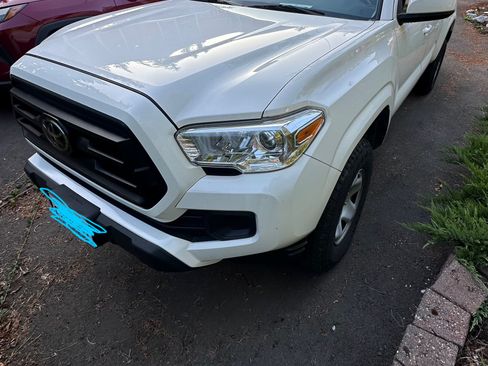 Used 2020 Toyota Tacoma SR AWD/4WD image 1