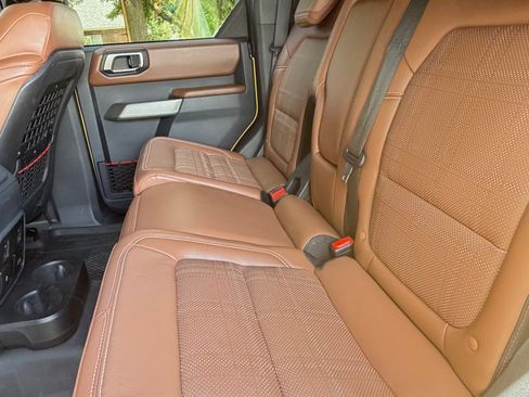 Used 2023 Ford Bronco Heritage Edition AWD/4WD image 9