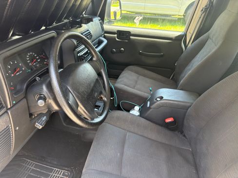 Used 2003 Jeep Wrangler X AWD/4WD image 6