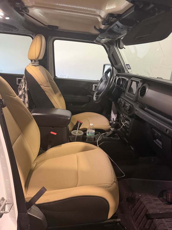 Used 2021 Jeep Wrangler Unlimited Sport AWD/4WD image 6