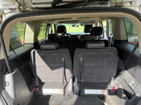 Used 2011 Ford Flex Limited FWD image 2