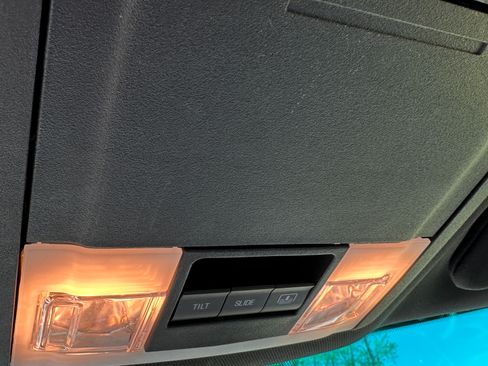 Used 2016 Ford Explorer XLT w/ Equipment Group 202A AWD/4WD image 13