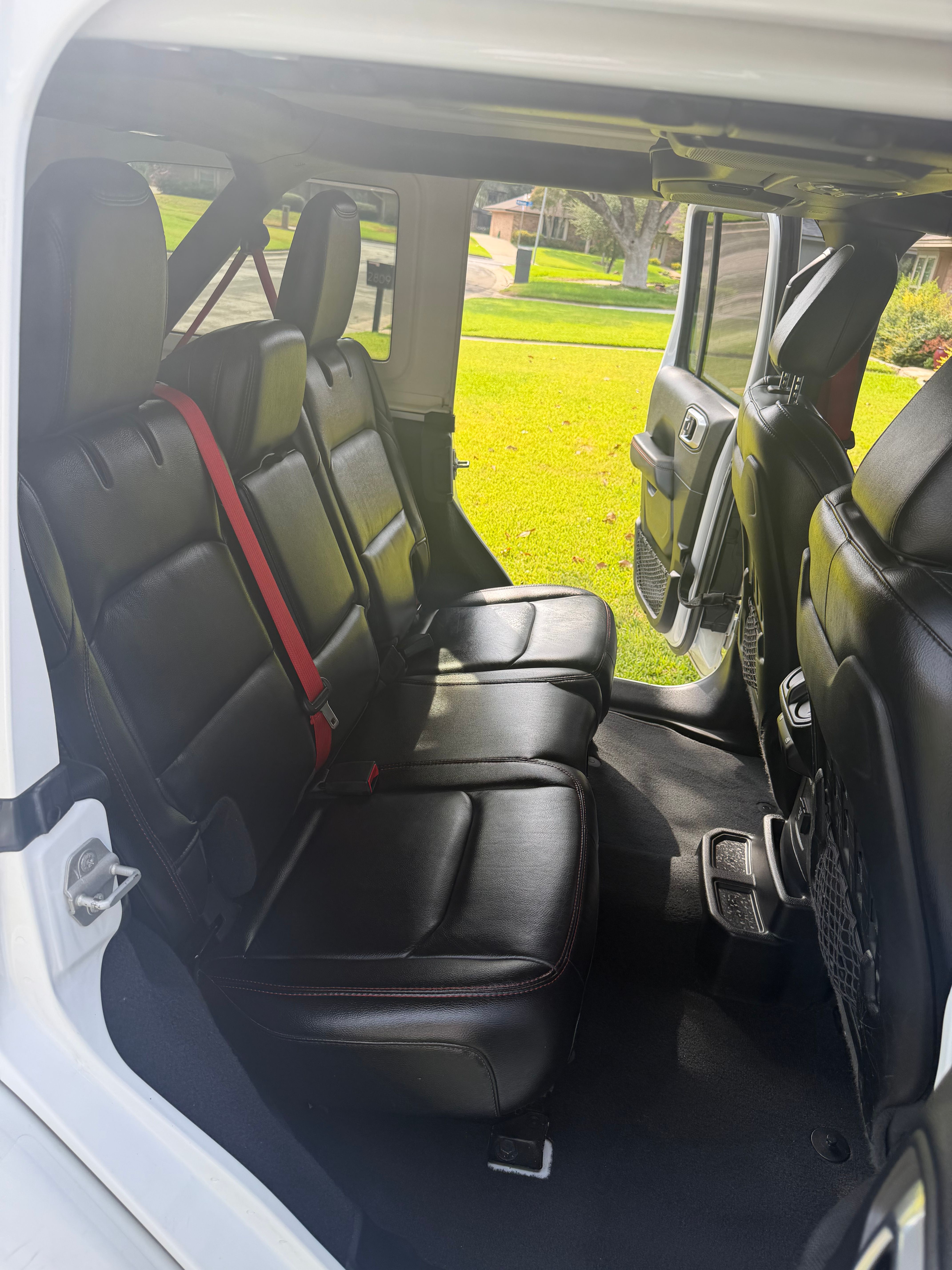 Used 2020 Jeep Wrangler Unlimited Rubicon w/ Quick Order Package 28Y Recon AWD/4WD image 13