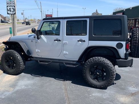 Used 2011 Jeep Wrangler Unlimited Sport AWD/4WD image 16