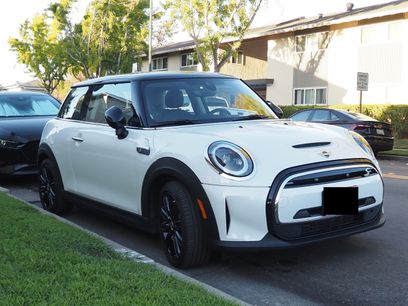 Used 2024 MINI Cooper SE w/ Signature Upholstery Package