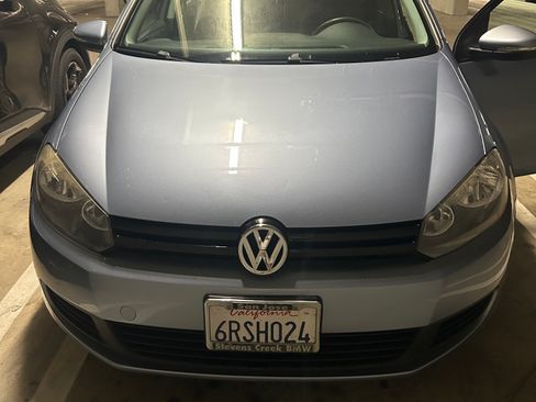Used 2011 Volkswagen Golf 4-Door FWD image 2