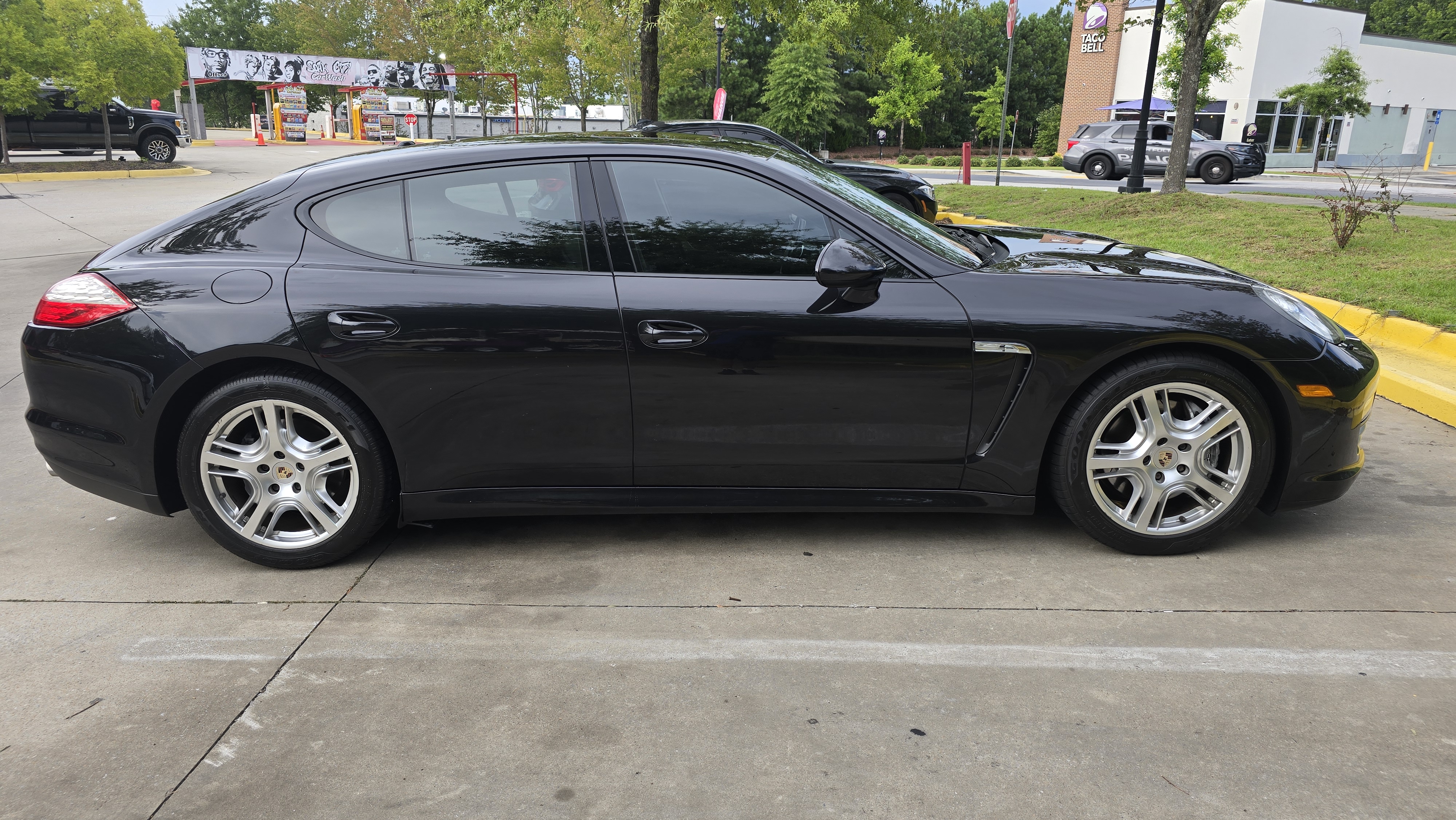 Used 2012 Porsche Panamera 4 image 5
