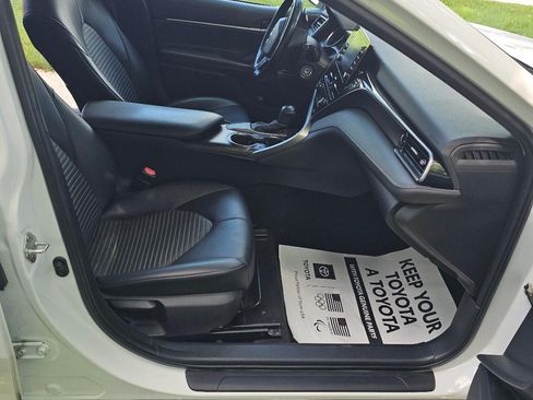 Used 2021 Toyota Camry SE FWD image 12