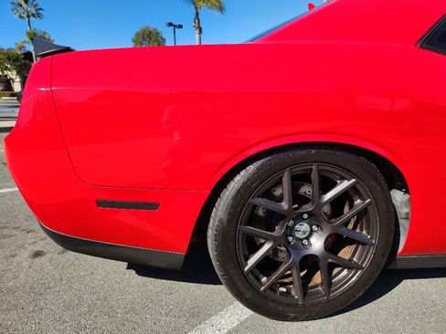 Used 2016 Dodge Challenger R/T Scat Pack w/ Leather Interior Group image 8