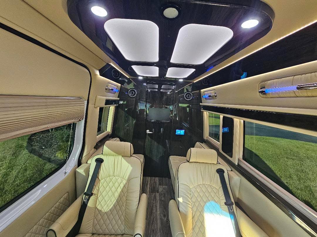 Used 2020 Mercedes-Benz Sprinter 2500 image 9