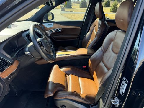 Used 2020 Volvo XC90 T8 Inscription image 11