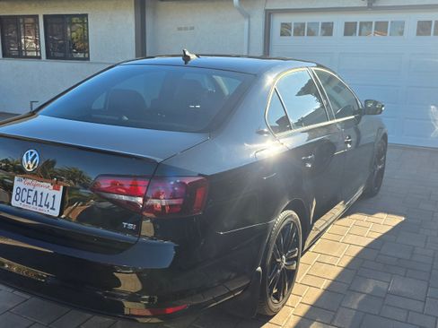 Used 2018 Volkswagen Jetta Sport image 4